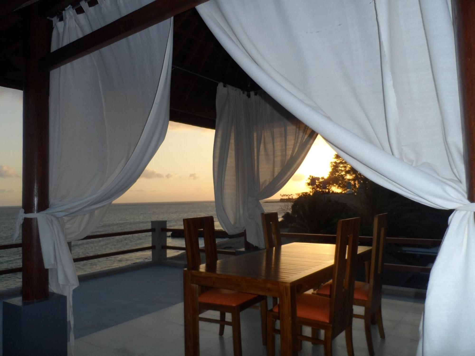 Cafe Alberto B And B Senggigi Kültér fotó